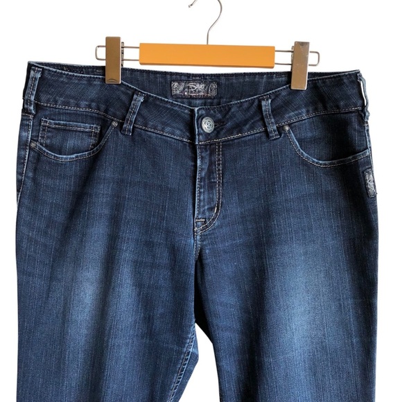 Silver Jeans Suki Size 34 HEMMED Dark Wash Flare Denim - Picture 2 of 13